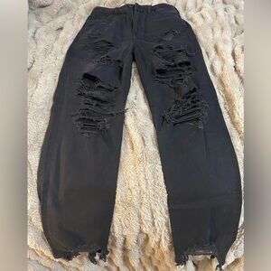 NWT | American Eagle high waisted ripped mom jeans